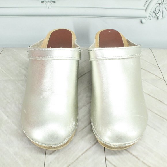 *Unbranded Silver Leather Round Toe Slip On Heel Mule Clogs Size 39 US 9 - Picture 5 of 9